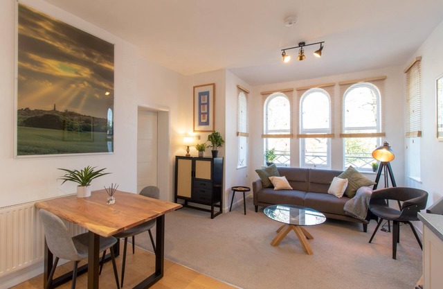 Crescent House Apartments