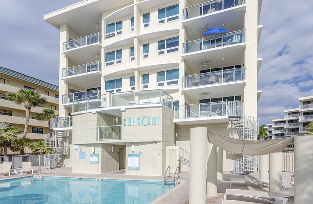 Crescent Siesta Key Unit 406. Thanksgiving Week Available!