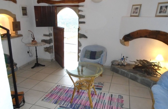 Cretan house with roof terrace for 3 people