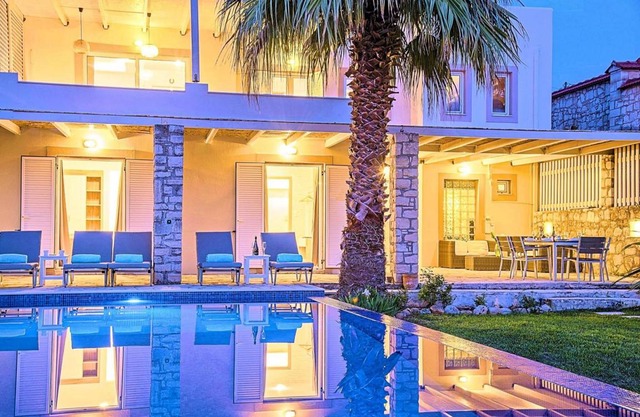 Cretan Mansion with Heated Swimming Pool Cretan Mansion