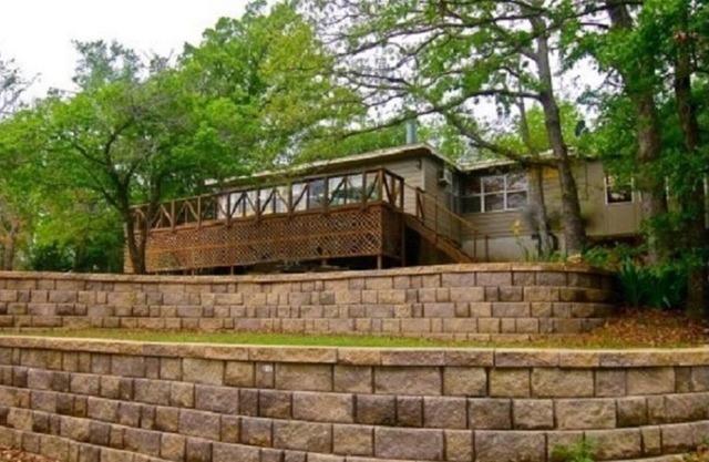 Cricket Hollow – The Naturalist’s Dream, is a spacious Vacation Home.