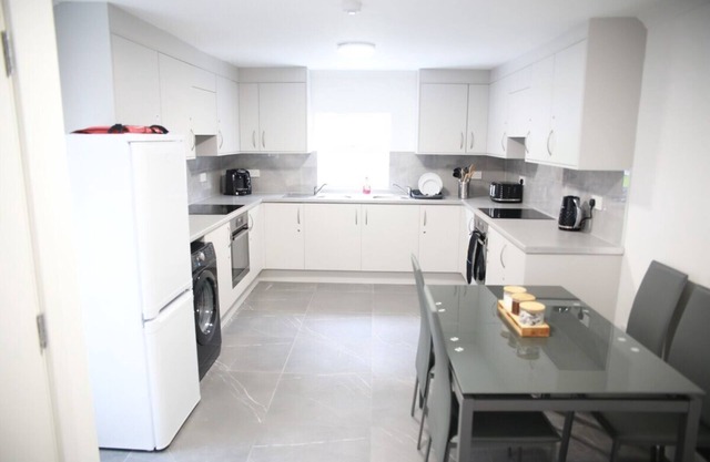 Cricklewood Private Ensuite room