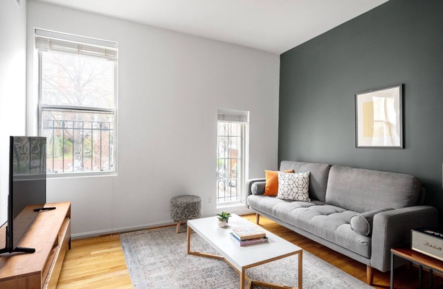 Crisp Dupont Circle 2BR nr. U Street, Metro & Glen’s Mkt, by Blueground