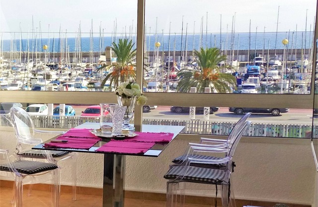 CRISTINA PORT & BEACH apartment