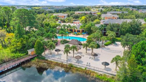 Cristina's Tropical Villa/Just minutes from Disney!