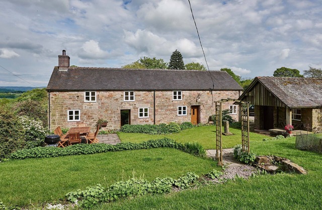 Croft Meadows Farm - 5 bedroom, dog friendly cottage in rural Staffordshire
