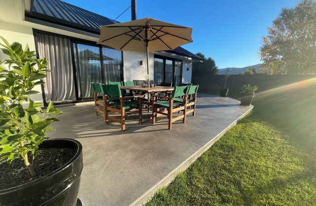 Cromwell Central-Modern & Relaxing