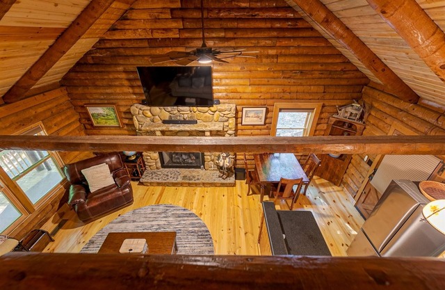 Crooked Creek Cabin - Renovated, Vintage Log Cabin Waterfront Property