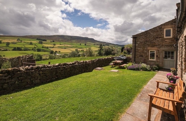 Crow Hall - Luxury Holiday Accommodation