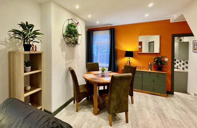 Crow Hill House - Great for Contractors or Family Holidays