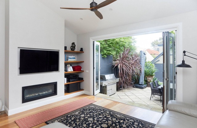 Crows Nest - ER125 - Ernest Street - Stylish 3BR Home with Garden Garage Steps from Crows Nest Dining