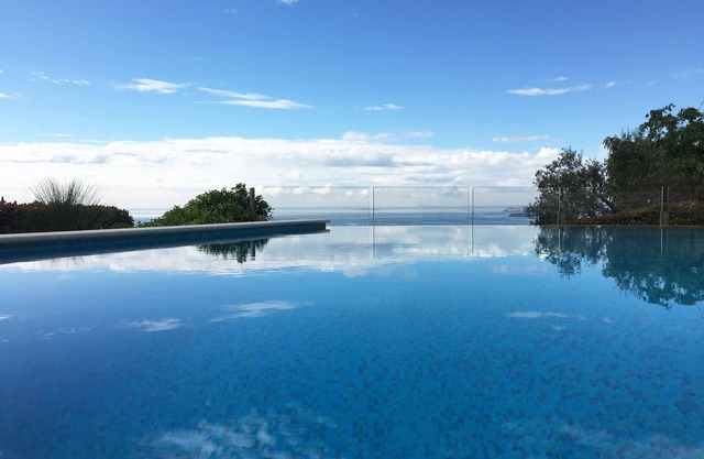 Cryss View - Luxurious Lake View Apartment