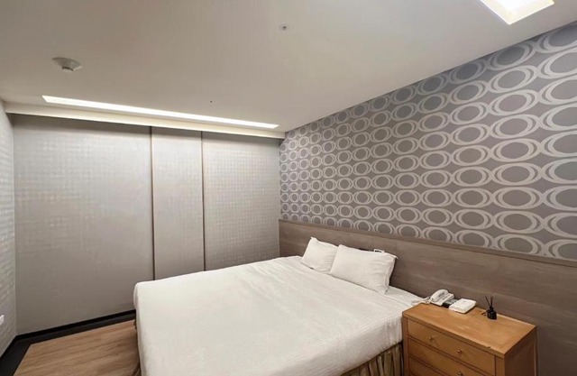 Crystal City Hotel