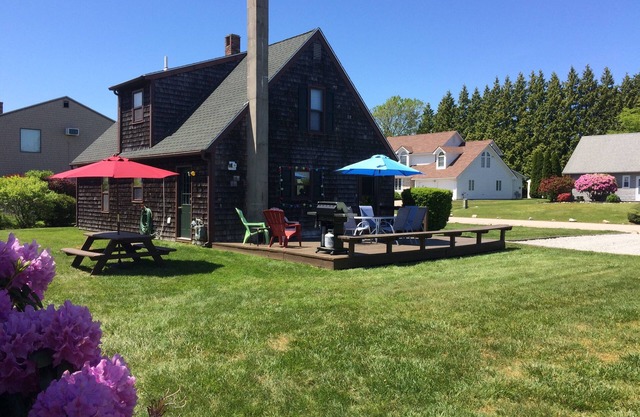 Crystal Clean Classic Cape! Discover Narragansett Summer Charm and Beaches!