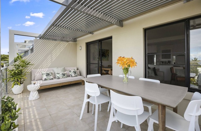 Crystal Shores Unit 3, 200m from beach, dog friendly