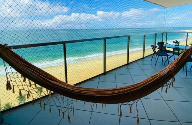 Crystal Sun and Sea, Costa Beach