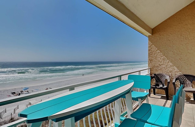 Crystal Villas #9A | Community Pool & Beach Service In-Season!
