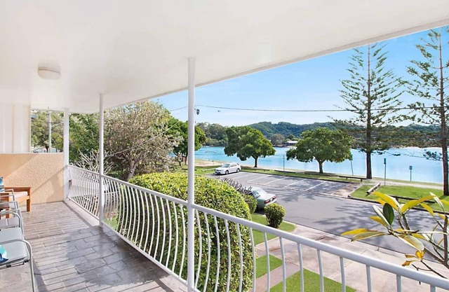 Crystal Waters - Palm Beach Waterfront