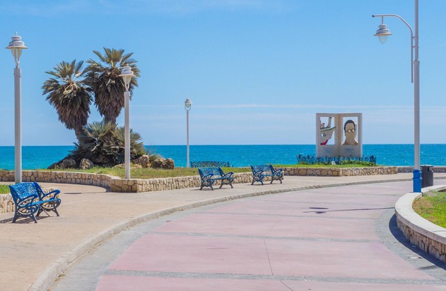 Cubo's Beachside Calasa Apartment & Terrace/beach/air conditioning/free Wi-Fi
