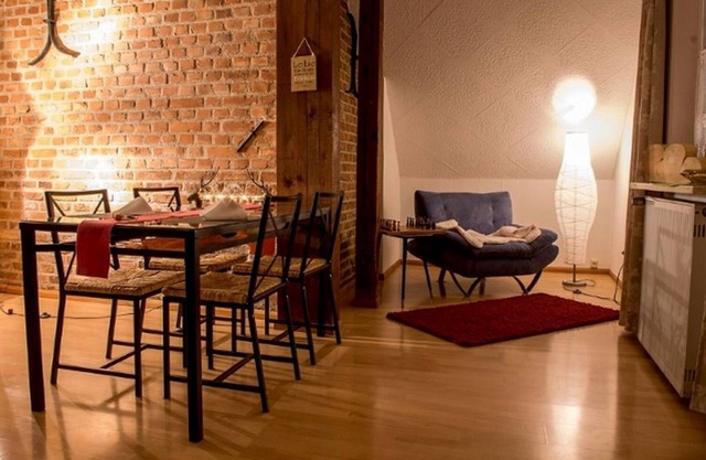 cuddly apartment & Wi-Fi / Internet own entrance car parking space