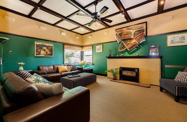 Cullalo ArtHouse- gorgeous accommodation combined with an art gallery! - Stunning one bedroom apartment in east Albury