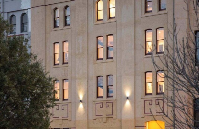 Cumberland Street deluxe apartment No5