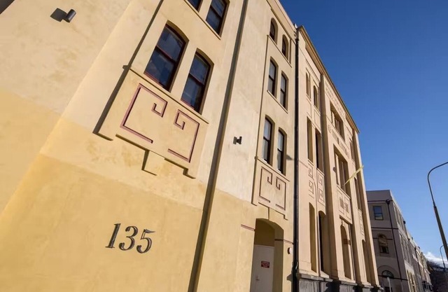 Cumberland Street deluxe apartment No4