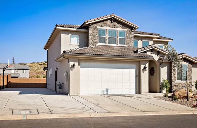 Curtis Ladera RV PAD, Basketball Hoop, Community Pool