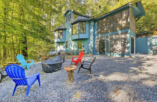 Custom-Built Luxury Cabin w/Tesla Charger!