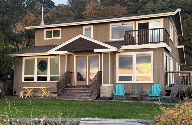Custom Family Beach House - Pet & Child Friendly
