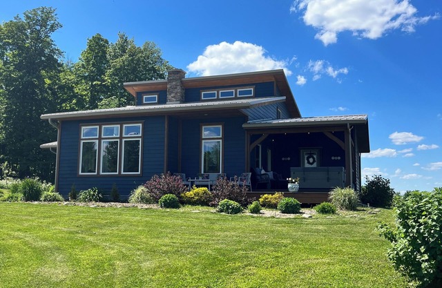 Custom Finger Lakes home near Ithaca with hot tub