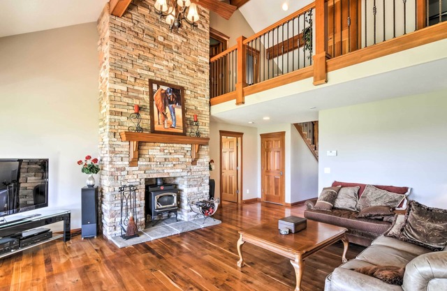 Custom Home w/Decks in Boulder! Gateway to Parks!