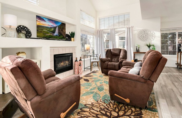Custom Townhome, Well equipped 30+discount Stay