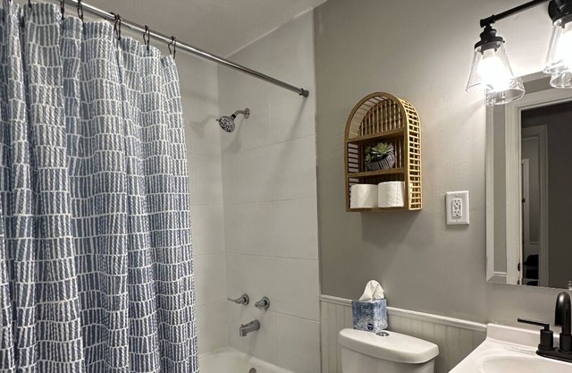 Cute 1 Bedroom Apartment, Close to Downtown!