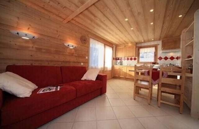 CUTE 2 ROOMS SITUATED IN FOOT TRACK CHINAILLON LE GRAND BORNAND