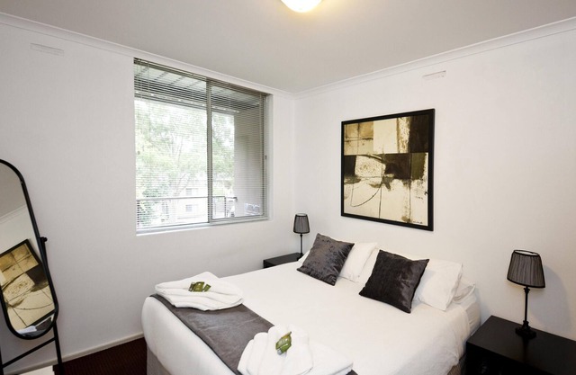 Cute and affordable park side accommodation