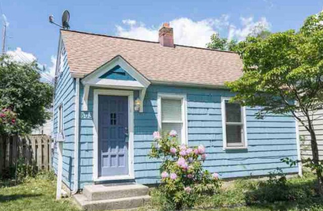 Cute and cozy home just steps from MSU