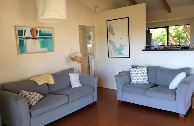 Cute Bach - River and Sea Views