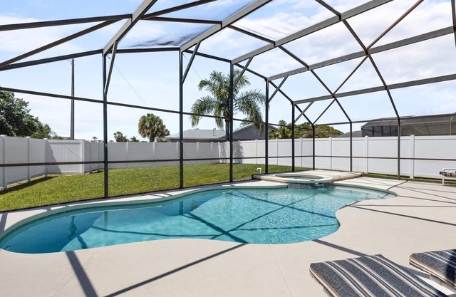 CUTE CHEYENNE POINT TRAIL HOME! CLOSE TOEVERYTHING!