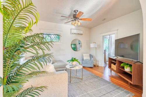 Cute & Comfortable Portland Home with 91 WalkScore