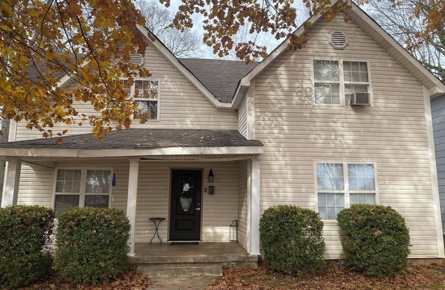 Cute Home in Downtown Florence - 4 BR, 2 BA, WiFi, Pet Friendly!