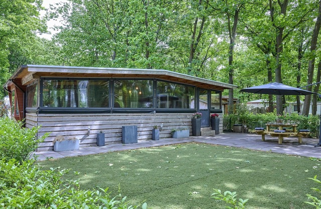 Cute nature stay with an enclosed garden
