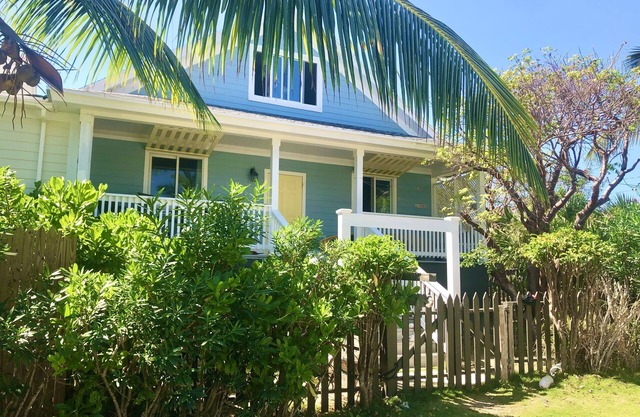 Cute & Quaint Take Ya Time Cottage
