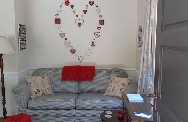 Cute, quirky and cottagey self-contained unit in countryside
