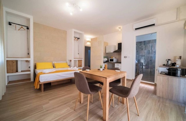Cutrofiano - B&B Pietra Bianca - Salento - Room 2/Monolocale Quadruple
