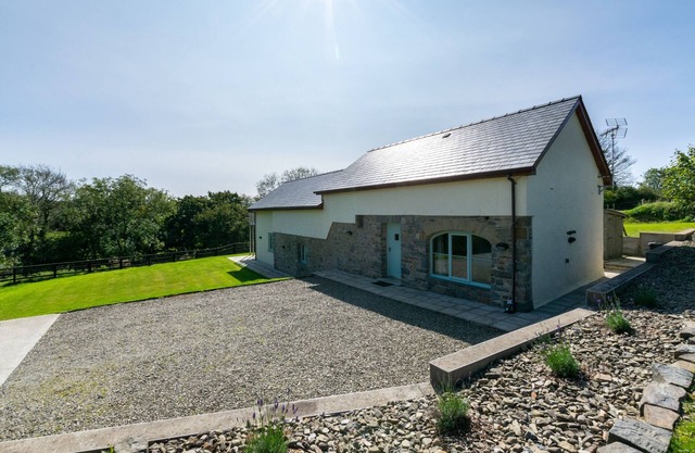 Cwm Hyfryd - Four Bedroom House, Sleeps 8