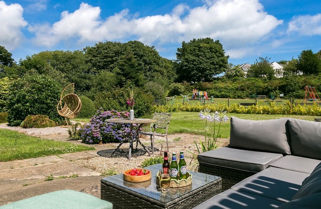 Cwmafon - sleeps 7 guests in 3 bedrooms