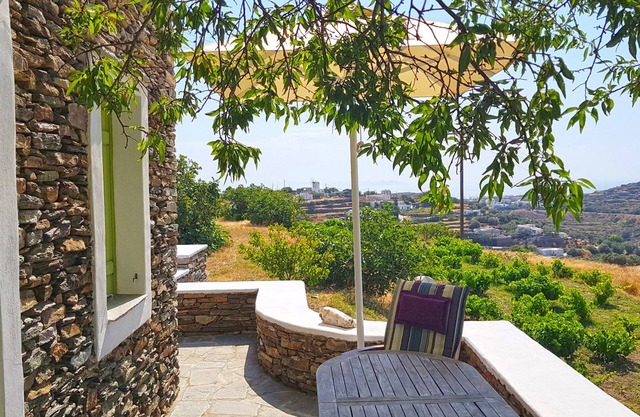 Cycladic vineyard house