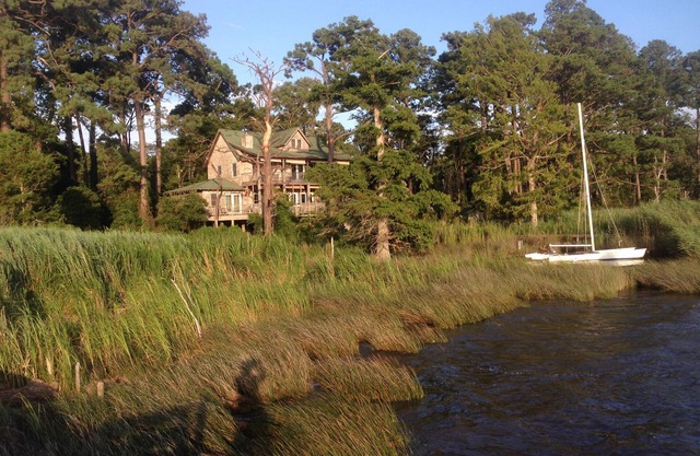 Cypress Moon Inn