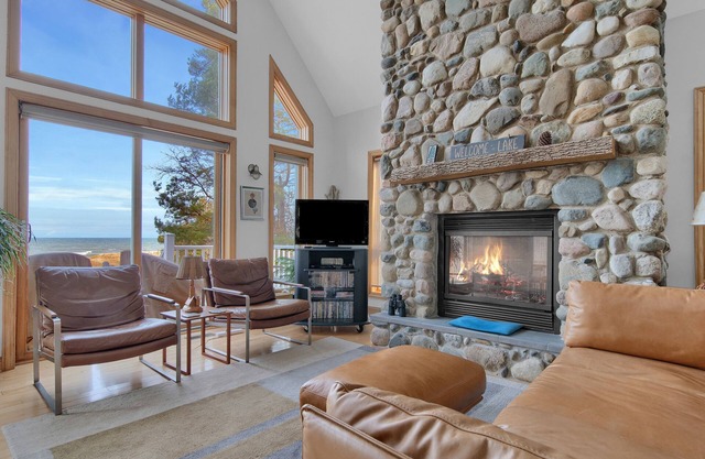 Czy Lkefront Retreat/Fireplace
